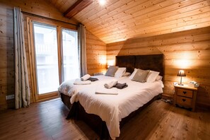 7 bedrooms, iron/ironing board, free WiFi, bed sheets