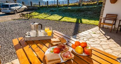 Les Xanes: El Busgosu – Mountain Views, Terrace & Wi-Fi