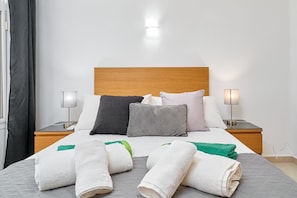 2 bedrooms, iron/ironing board, free WiFi, bed sheets