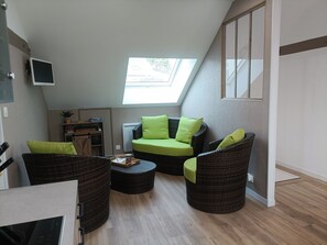 Smart TV - 4-person apartment (Ecommoy)