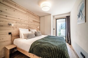 2 عدّة غرف نوم ومكواة/لوح كي وواي فاي مجانًا وملاءات أسرّة