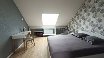 1 bedroom, WiFi, bed sheets