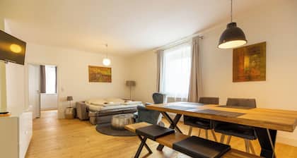 Quiet vacation apartment in Würzbug "Mainviertelhof" at the "Old Main Bridge"