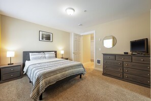 2 bedrooms, free WiFi, bed sheets - 910 - Steps away from the beach - adventure awaits (Westport)