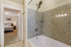 Hair dryer, towels - 910 - Steps away from the beach - adventure awaits (Westport)