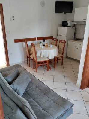 Interior - Apartments Nevi - One Bedroom Apartment With Balcony and Sea View (Pisak)