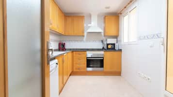 Réfrigérateur, micro-ondes, four, lave-vaisselle