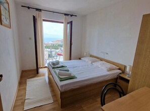 1 chambre, accès Internet, draps fournis