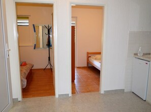 3 bedrooms, iron/ironing board, Internet, bed sheets