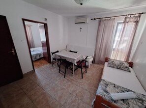 1 bedroom, WiFi, bed sheets