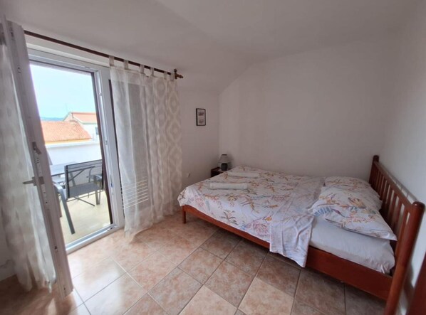 1 bedroom, WiFi, bed sheets