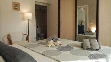 2 bedrooms, internet, bed sheets