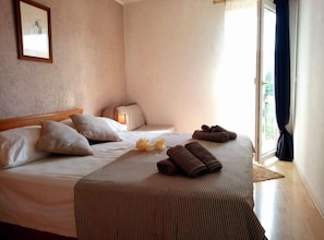1 chambre, accès Internet, draps fournis