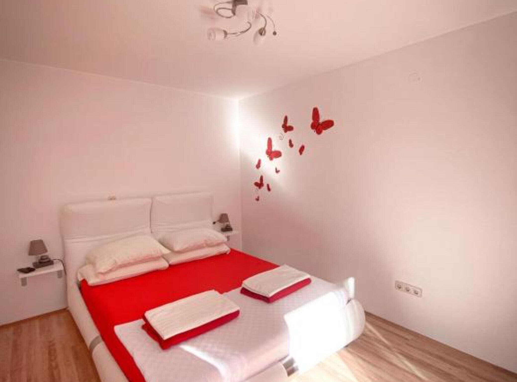 1 bedroom, iron/ironing board, Internet, bed sheets