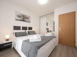 1 bedroom, WiFi, bed sheets