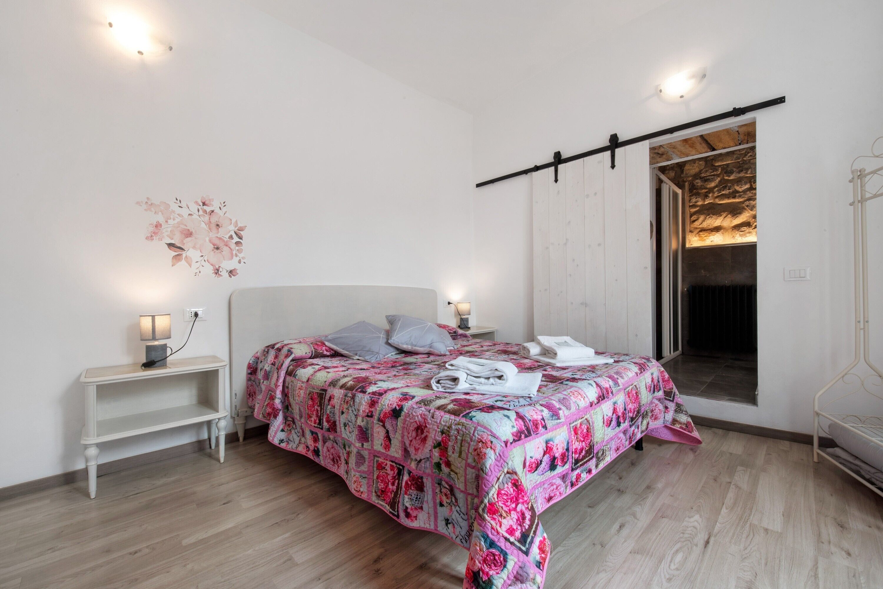 1 camera, ferro/asse da stiro, Wi-Fi gratuito, lenzuola