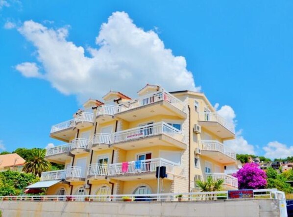 Exterior - Apartments Tomi - Studio With Sea View (5) (Trogir)