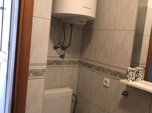 تجهيزات دش، مجففات شعر، مناشف