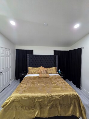 3 chambres, fer et planche à repasser, Wi-Fi gratuit, draps fournis