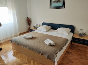 Accès Internet, draps fournis