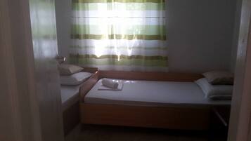 1 bedroom, internet, bed sheets