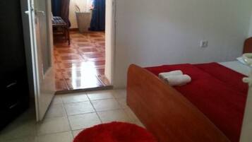 1 室のベッドルーム、インターネット、ベッドシーツ