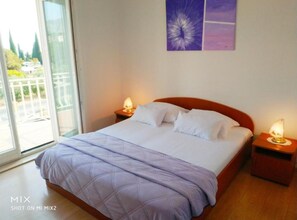 1 chambre, accès Internet, draps fournis