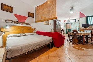 1 bedroom, free WiFi, bed sheets