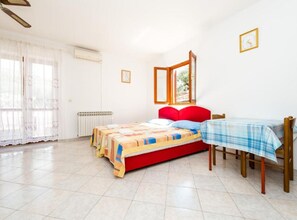 Accès Internet, draps fournis