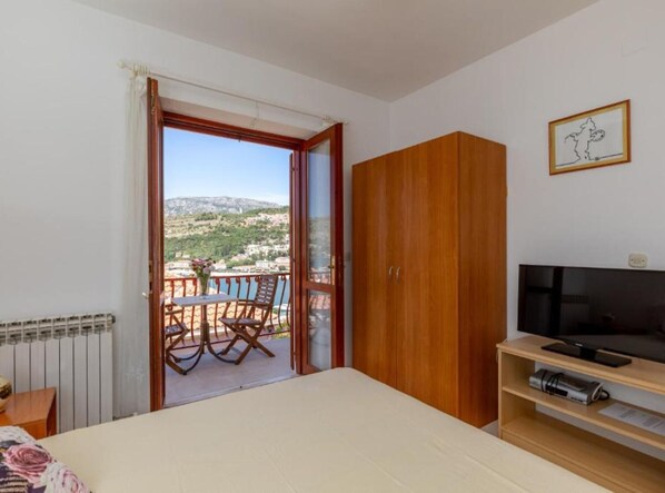 8 bedrooms, Internet, bed sheets