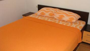 1 bedroom, WiFi, bed sheets