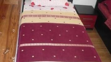 1 bedroom, WiFi, bed sheets