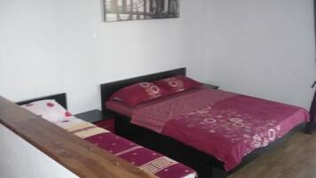 1 bedroom, WiFi, bed sheets