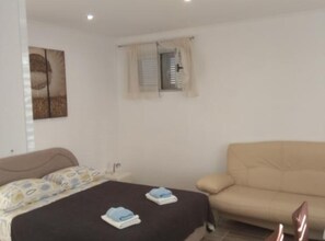 1 bedroom, Internet, bed sheets - Seafront Charming Apartments Kosirina Studio (Brna)