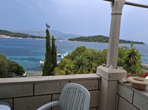 Property grounds - Apartment Jadranka - Two Bedroom Apartment With Balcony And Sea View (Korcula)