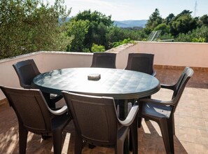 Outdoor dining - Dalmatian apartments Bilice - One Bedroom Apartment With Terrace (A1) (Šibenik)