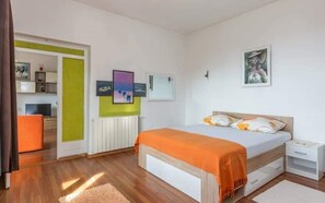 2 chambres, fer et planche à repasser, accès Internet, draps fournis