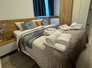 1 habitación, tabla de planchar con plancha y acceso a internet