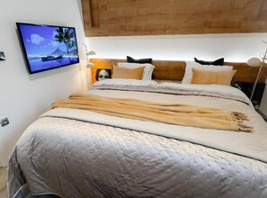 2 chambres, fer et planche à repasser, accès Internet, draps fournis