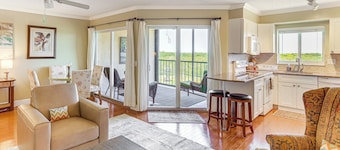 1/2 Mi to Jupiter Beach: Penthouse Condo w/ Views
