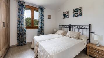 3 bedrooms, free WiFi, bed sheets