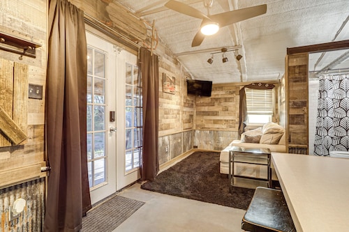 Peaceful Cabin Retreat Near Prairie Band Casino