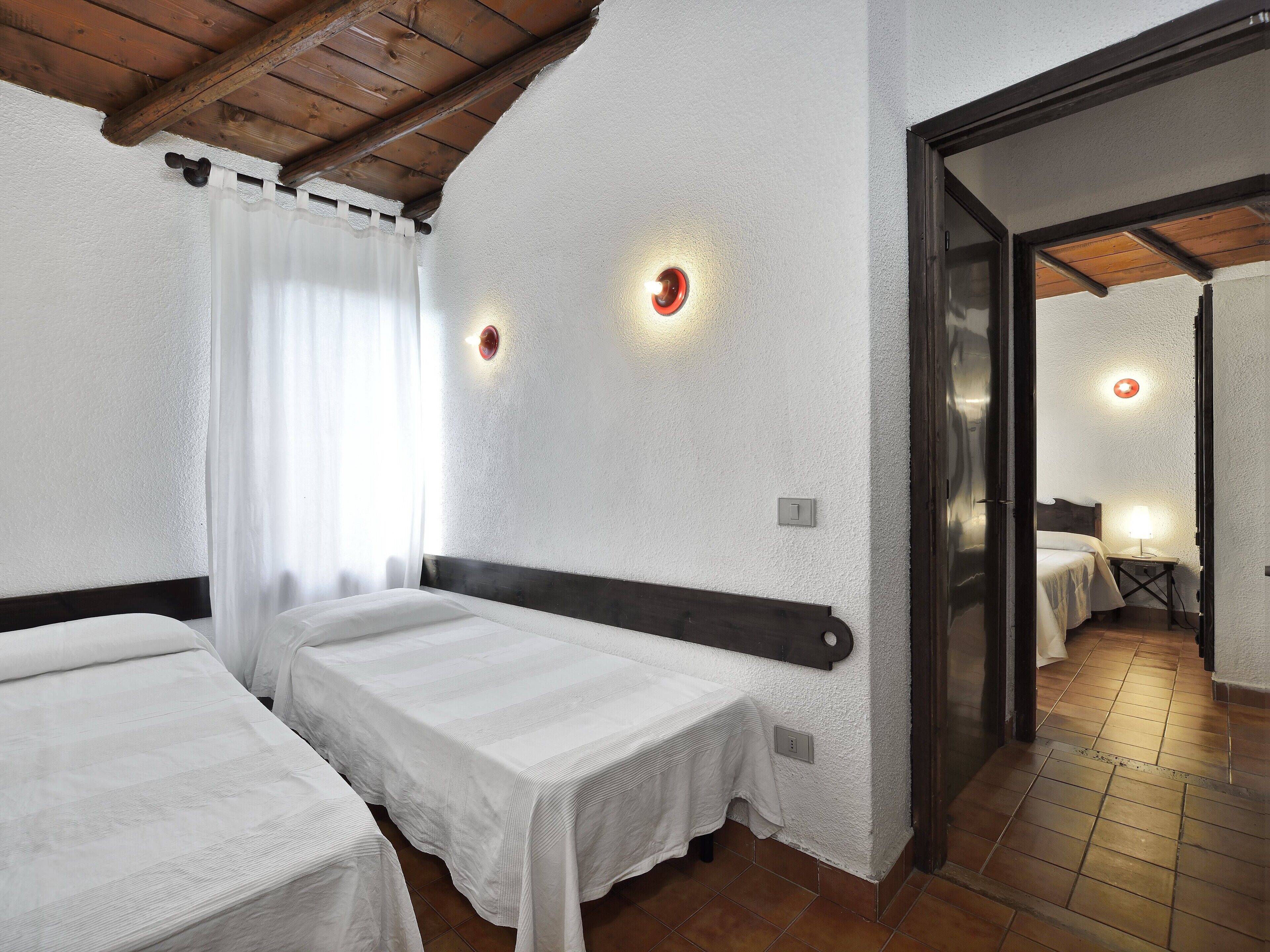 4 makuuhuonetta, ilmainen Wi-Fi, vuodevaatteet