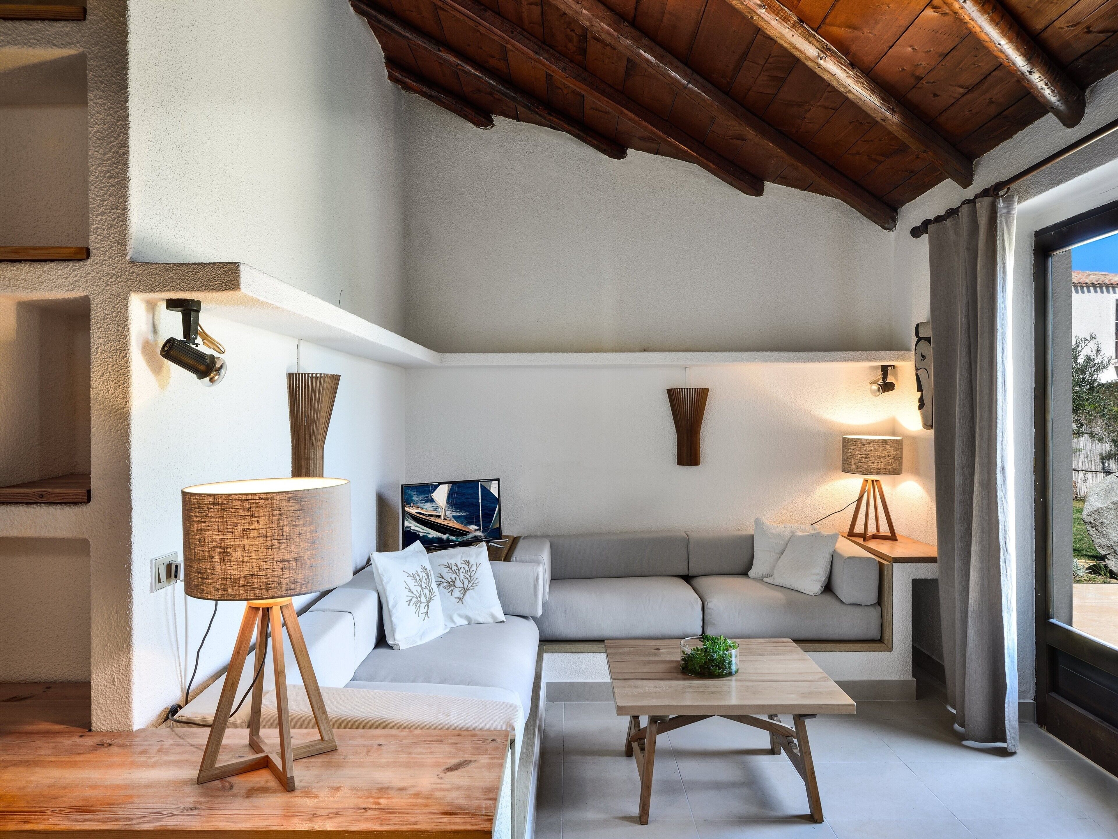 Télévision, cheminée