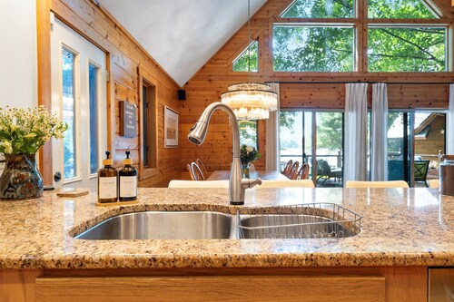 Lakefront Lodge near Crystal Mountain