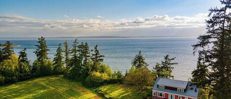 House (4 Bedrooms) | Front of property