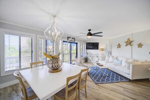 Interior - 2 Condos, Steps to the Beach Pool+hot Tub, Balcony Lounge Triton & Sea Haven (Santa Rosa Beach)
