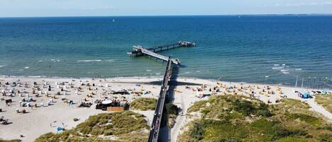 Plage à proximité, chaises longues