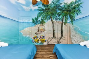 6 bedrooms, desk, iron/ironing board, free WiFi