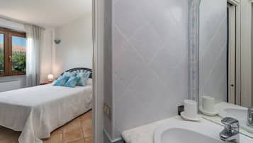 3 多间卧室、免费 WiFi、床单